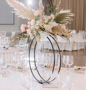 Elegante centro de mesa de boda de hierro con acabado antiguo con detalles hechos a mano para decoraciones de eventos exquisitas y elegantes - Product Image 2