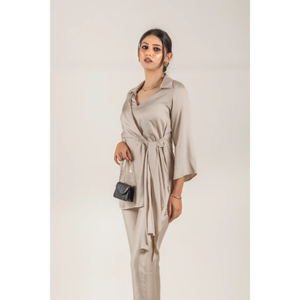 Conjunto de abrigo elegante para mujer Conjunto de abrigo de diseñador en línea para las estaciones de invierno y otoño - Product Image 4