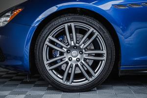 Maserati Ghibli S Q4 AWD 2014 / Disponible à la vente avec faible kilométrage, moteur essence, véhicule bien entretenu et sans accidents - Vente flash - Product Image 4