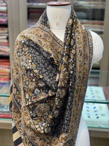 Chal de Lana de Cachemira Jamawar Hecho a Mano en Cachemira, Tejido Intrincado y Sólido, Premium, Transpirable, Accesorio de Invierno para Mujer - Product Image 3