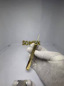 Pinzas para pestañas Pinzas de extensión de pestañas con agarre dorado de alta calidad - Product Image 5