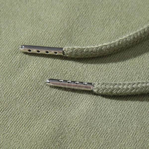 Sweat à capuche à épaules tombantes élégant et basique, idéal pour un usage quotidien, avec un tissu doux et lisse - Product Image 4