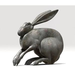 Objet de lapin en bronze sur pied, pièce maîtresse décorative, modèle haut de gamme, fourniture de noël et de vacances, sculpture de lapin en bronze - Product Image 3
