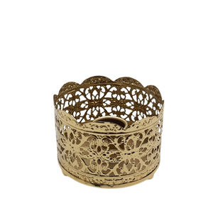 Meilleur design de bougie votive en métal de taille moyenne de forme ronde de couleur or pour la décoration de table pour la maison et le mariage personnalisée - Product Image 2