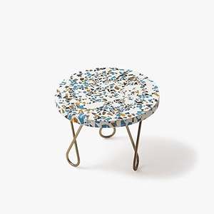 Support à gâteau en bois et résine unique pour présentations de gâteaux personnalisées Décoration intérieure Support à gâteau en résine en bois multi-usages en vente - Product Image 1