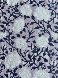 Tela de Algodón Estampada a Mano con Diseño Floral de Lavanda, Diseño Botánico Europeo Minimalista - Product Image 4