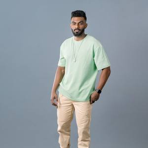 Camiseta de algodón 100% de calidad superior hecha a medida patrón sólido ajuste Regular de gran tamaño al por mayor camiseta de ajuste Regular - Product Image 4