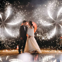 Le système de tir de feux d'artifice à télécommande de moulin à vent pyro électronique tourne la machine de feux d'artifice pour la représentation sur scène, mariage