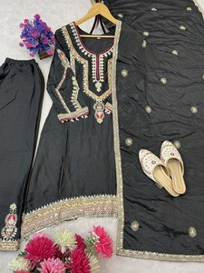 Ensemble de costume Anarkali noir brodé pour femmes avec palazzo et dupatta, vêtements ethniques de créateur - Product Image 2