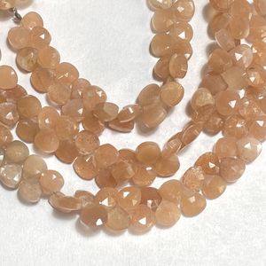 Vente en gros 7mm pêche Monnstone perles briolette en forme de coeur à facettes pierres précieuses calibrées pour la fabrication de bijoux - Product Image 3