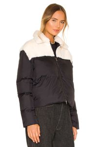 Venta al por mayor 2022 Chaqueta acolchada recortada para mujer Colores sólidos Tallas grandes Invierno Exterior Algodón Relleno Teñido - Product Image 3