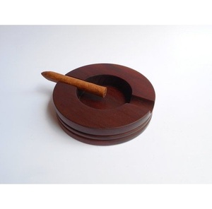 Cendrier en bois rustique avec finition en bois naturel - Product Image 1