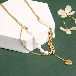 Collier en cuivre avec pendentif en perle baroque en forme de cœur Jeulia - Product Image 3