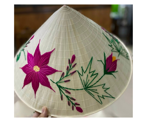 Sombrero cónico de hoja de palma de bambú vietnamita hecho a mano, sombrero cónico tradicional de diseño personalizado de Vietnam listo para exportar - Product Image 2