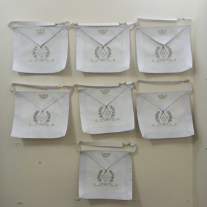 Tablier maçonnique brodé sur mesure avec symbole de l'œil et emblème G, badge en tissu blanc à coudre, design classique - Product Image 4