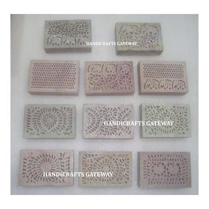 Cajas de almacenamiento de joyería talladas a mano de Esteatita natural de forma rectangular de diseño surtido único uso para bodas y ceremonias - Product Image 1