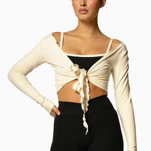 เสื้อชั้นในกีฬาโยคะแบบไร้ตะเข็บ ดีไซน์เรียบง่าย รองรับแรงกระแทกสูง พร้อมสายไขว้แบบตัดกัน คอเสื้อแบบสปอร์ต พร้อมฟองน้ำเสริมที่ถอดออกได้ รับผลิตแบบ OEM&ODM พร้อมสกรีนโลโก้ตามสั่ง - Product Image 4