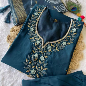 Robe longue pakistanaise Salwar Kameez Dupatta en soie pour adultes pour fête de mariage - Product Image 1