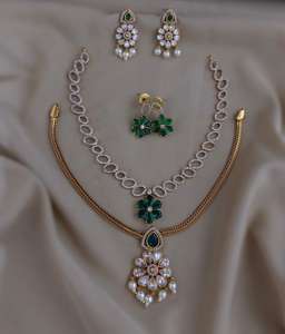 Conjunto de collar con acabado mate CZ, perfecto para bodas, ocasiones especiales, collar de fiesta con pendientes, calidad superior - Product Image 1