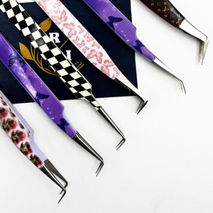 Pince à cils à pointe de précision de marque privée en acier inoxydable écologique avec revêtement en papier ventilateurs de volume durables - Product Image 1