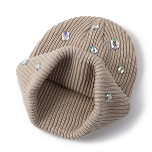 Gorro de Punto Grueso y Cálido de Invierno Personalizado, Color Sólido, para Mujer, de Acrílico Acanalado, con Puño y Pedrería - Product Image 4
