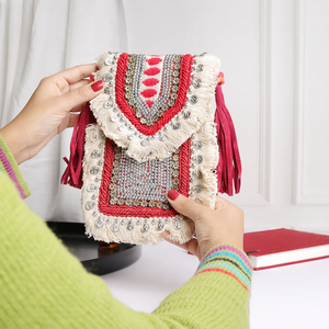 Lujo bohemio elegante multicolor Full Bead Sling Bag hecho a mano bolsa móvil uso para vacaciones y Hangout por glowin fashion - Product Image 1