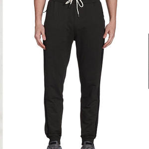 Conjunto Deportivo de Invierno para Hombre, Fabricante de Ropa Deportiva Personalizada en Pakistán por Outfitize International - Product Image 4