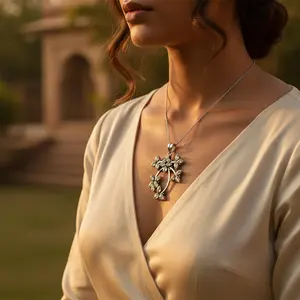 Collar con Colgante de Flor de Plata 925 para Mujer, Gema de Circonio con Corte Cojín, Bañado en Rodio, Patrón Geométrico, Cadena de Platino - Product Image 2