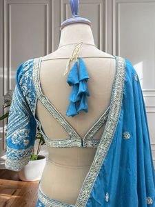 Lehenga Choli de diseñador con Secuencia de codificación de bordado, ropa de fiesta de trabajo Lehenga Choli para mujer a precio asequible - Product Image 6