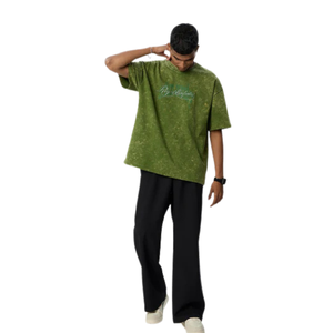 เสื้อยืดผู้ชายสีเขียวทรงหลวมผ้าฝ้าย 100% สไตล์วินเทจลำลองสตรีทแวร์เนื้อผ้านุ่มระบายอากาศได้ดีเหมาะสำหรับใส่ในชีวิตประจำวันในเมือง - Product Image 4