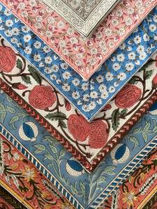 Serviettes en coton imprimées Ridhi High Indian Floral Hand Block Mix Match Border Carré réutilisable écologique pour les cadeaux de mariage - Product Image 4