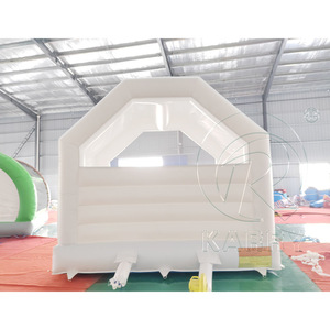 Château gonflable commercial en PVC blanc pour mariage, idéal pour les fêtes d'enfants, utilisation intérieure et extérieure - Product Image 1