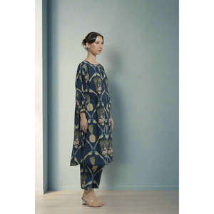 Conjunto de Kurta de Crepé Bohemio Azul Marino Love Birds con Mangas Tres Cuartos - Product Image 2