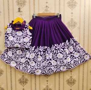 Ensemble Lehenga Choli pour enfants entièrement cousu, brodé de fleurs violettes, longueur au sol |   Tenue ethnique pour fête de filles et mariage |   Fabricant - Product Image 1