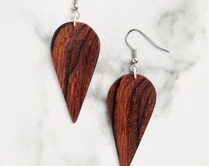 Boucles d'oreilles en bois de forme abstraite - Product Image 4