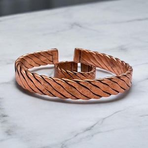 Bracelet minimaliste en cuivre avec thérapie magnétique pour soulager la douleur articulaire de l'arthrite manchette réglable à la main pour hommes femmes - Product Image 2