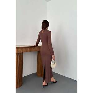 Robe marron avec ceinture à boucle - Marron - Product Image 6