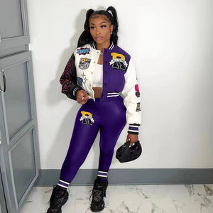 Veste universitaire Letterman veste avec logos personnalisés et patchs en chenille à la vente en gros pour les femmes - Product Image 4