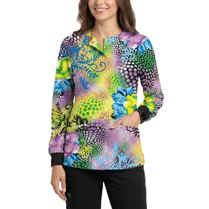 เสื้อสครับพิมพ์ลายดอกไม้สั่งทำจำนวนมาก แขนยาว ติดกระดุมหน้า มีกระเป๋าปะ ผู้ผลิตเสื้อสครับแบบ OEM - Product Image 1