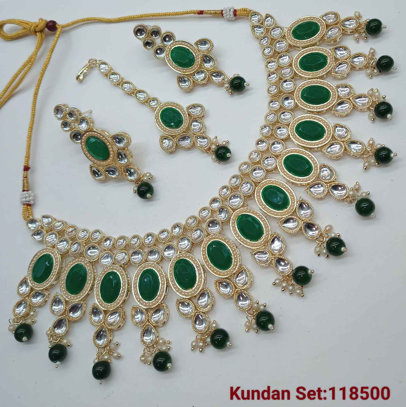 สีเขียว