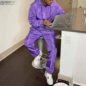 Sudadera con capucha y pantalones cortos para hombre al por mayor con logotipo personalizado, conjunto de chándal de 2 piezas para correr para hombre, conjunto de pantalones cortos para hombre, chándales para hombre - Product Image 3