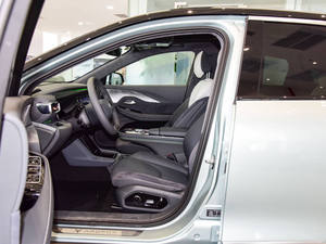 Voiture électrique d'occasion rapide et intelligente 2023 de haute qualité avec autonomie de 201-300 km, moteur 120 kW et batterie 50-70 kWh - Product Image 2