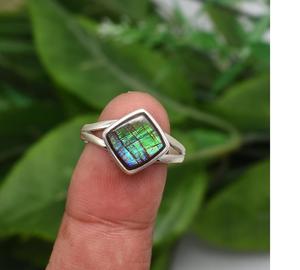 Élégante bague pour femme en argent sterling 925 massif faite à la main véritable pierre précieuse canadienne Ammolite élégante bijoux religieux chrétiens - Product Image 1