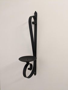 Applique murale élégante en métal pour chambre à coucher apportant une lumière apaisante et une touche chic à la décoration de la chambre - Product Image 6