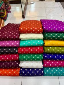 Tela de satén Jacquard de lujo para traje y confección suave brillante suave con opciones de colores ricos para ropa de novia y vestidos de noche - Product Image 5