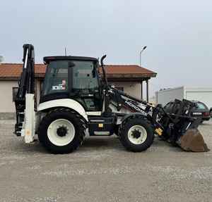 Retroexcavadora TOP Hidromek HMK 62SS Alpha 4x4 Diésel con Cargador Frontal - Product Image 6
