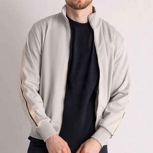 Chaqueta de invierno para hombre Diseño atrevido Inspirado en la ropa de calle Poliéster con cremallera funcional y posición del logotipo frontal del cuello alto - Product Image 2