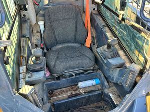 Chargeuse-pelleteuse C332 2023, puissance 37/42 kW, capacité de la benne 0,1 m³, garantie 1 an, origine ZA - Product Image 4