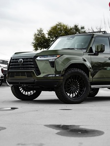 Buena oferta para el Lexus GX 550 2024, versión estándar y premium - Product Image 2