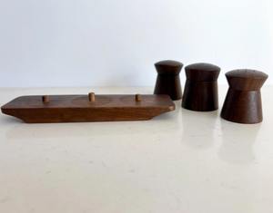 Ensemble d'épices avec plateau en teck, support pour sel, poivre et moutarde, ensemble en teck pour sel, poivre et moutarde avec plateau assorti - Product Image 2